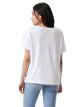 Playera manga corta Levi's cuello redondo para mujer