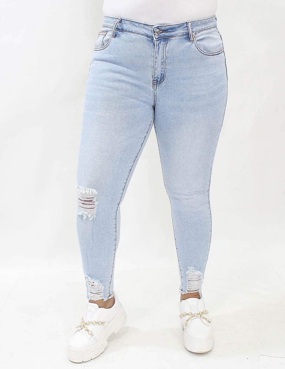 12 formas de vestir tus pantalones acampanados con estilo