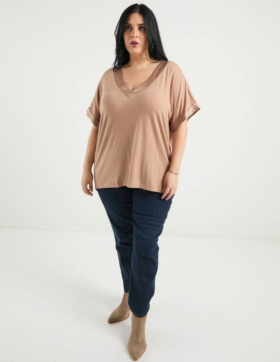Playera manga corta cuello V para mujer 3